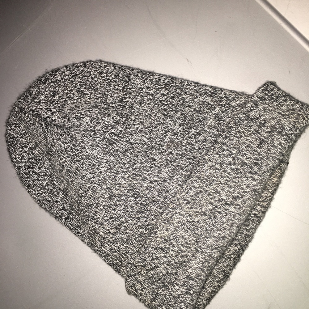 Dimepiece brand Ain’t No Wifey beanie - Picture 3 of 5